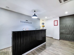 OYO Townhouse 034 Hitech City Road