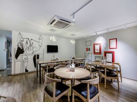 OYO Townhouse 034 Hitech City Road