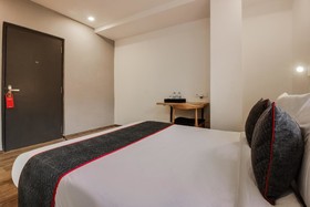 OYO Townhouse 359 Begumpet