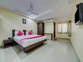 Pradha Grand By FabExpress