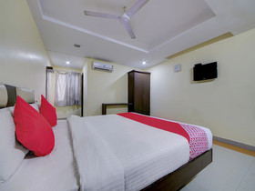 Pradha Grand By FabExpress