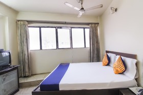 Rainbow Hotel by OYO Rooms