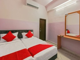 Raj Banjara White House by OYO Rooms