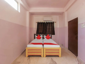 Raj Banjara White House by OYO Rooms