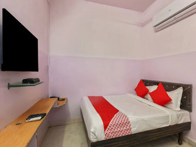 Raj Banjara White House by OYO Rooms