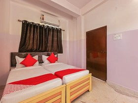 Raj Banjara White House by OYO Rooms