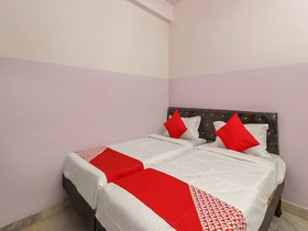 Raj Banjara White House by OYO Rooms