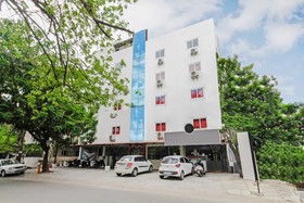 Royal Emirates by OYO Rooms