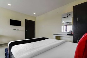 Royal Emirates by OYO Rooms