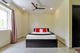 Royal Emirates by OYO Rooms