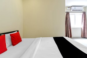 Royal Emirates by OYO Rooms