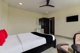 Royal Emirates by OYO Rooms