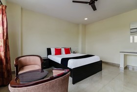 Royal Emirates by OYO Rooms