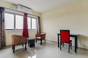 Royal Emirates by OYO Rooms