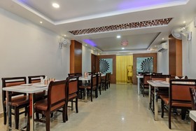 Royal Emirates by OYO Rooms