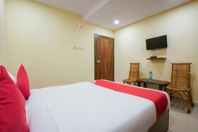 R Square Stay by OYO