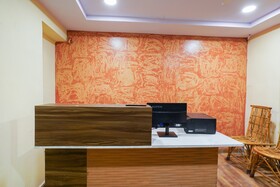 R Square Stay by OYO