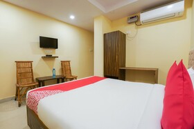 R Square Stay by OYO
