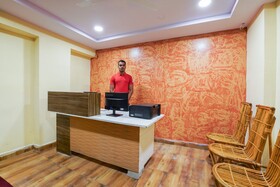 R Square Stay by OYO