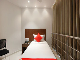 Sesha Grand By OYO Rooms