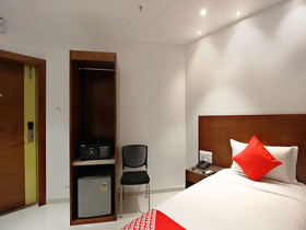 Sesha Grand By OYO Rooms
