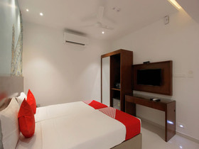 Sesha Grand By OYO Rooms