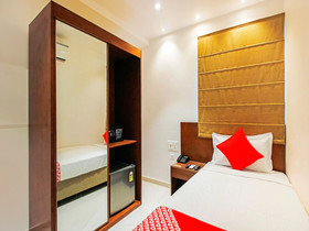 Sesha Grand By OYO Rooms