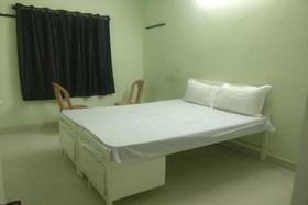 SPOT ON HYD1665 Reddy's Accomodation Service