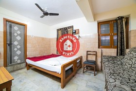 Sree Radha Lodge by OYO Rooms