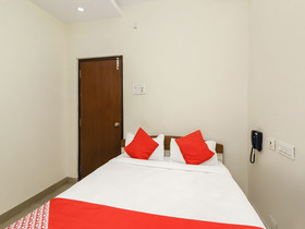 Sri Lakshmi Deluxe By OYO Rooms