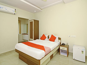 Sri Lakshmi Deluxe By OYO Rooms