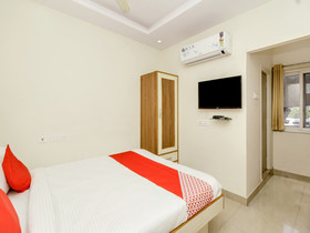Sri Lakshmi Deluxe By OYO Rooms