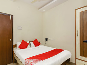 Sri Lakshmi Deluxe By OYO Rooms