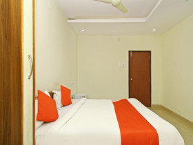 Sri Lakshmi Deluxe By OYO Rooms