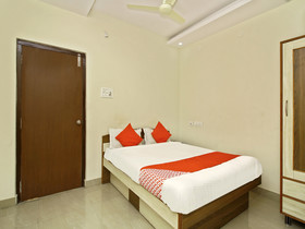 Sri Lakshmi Deluxe By OYO Rooms