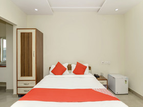 Sri Lakshmi Deluxe By OYO Rooms