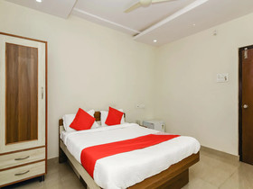 Sri Lakshmi Deluxe By OYO Rooms