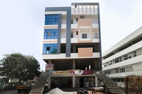 Sri Raghavendra Lodge by OYO Rooms