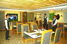 Sri Sampoorna Hotel