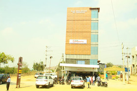 Sri Sampoorna Hotel