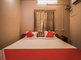 Sri Srinivasa Lodge by OYO Rooms