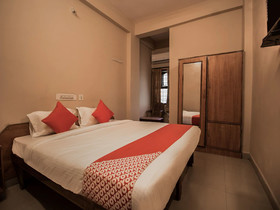 Sri Srinivasa Lodge by OYO Rooms