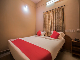 Sri Srinivasa Lodge by OYO Rooms