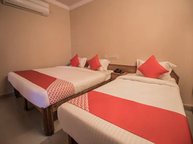 Sri Srinivasa Lodge by OYO Rooms