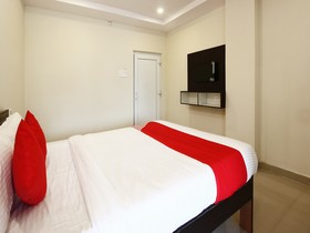 Sri Vinayaka Grand by OYO Rooms