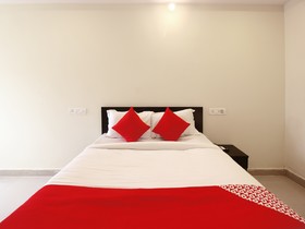 Sri Vinayaka Grand by OYO Rooms