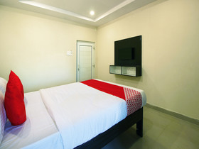 Sri Vinayaka Grand by OYO Rooms