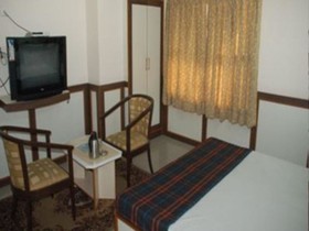 OYO Flagship 983 Hotel Surya Residency