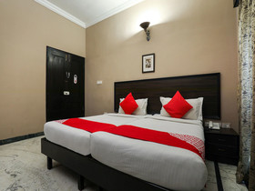 The Down Town Hotel by OYO Rooms
