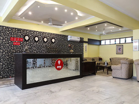 The Down Town Hotel by OYO Rooms